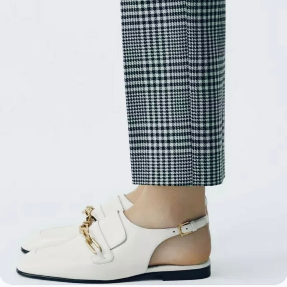 Burberry chain Link Detail Leather Slingback Loafers In off-white/ cream - Picture 2 of 11